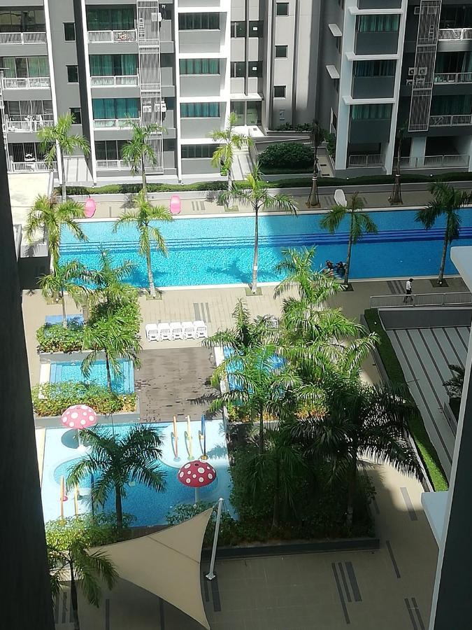 Fz Almyra Homestay Kajang Esterno foto