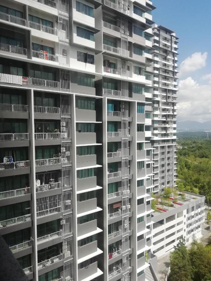 Fz Almyra Homestay Kajang Esterno foto
