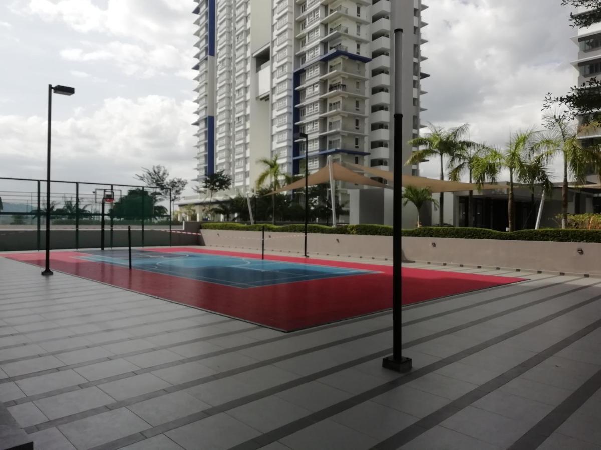 Fz Almyra Homestay Kajang Esterno foto