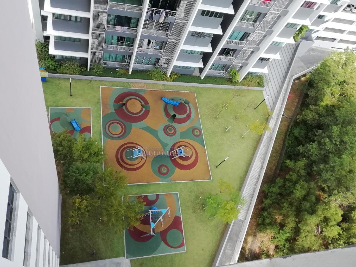 Fz Almyra Homestay Kajang Esterno foto