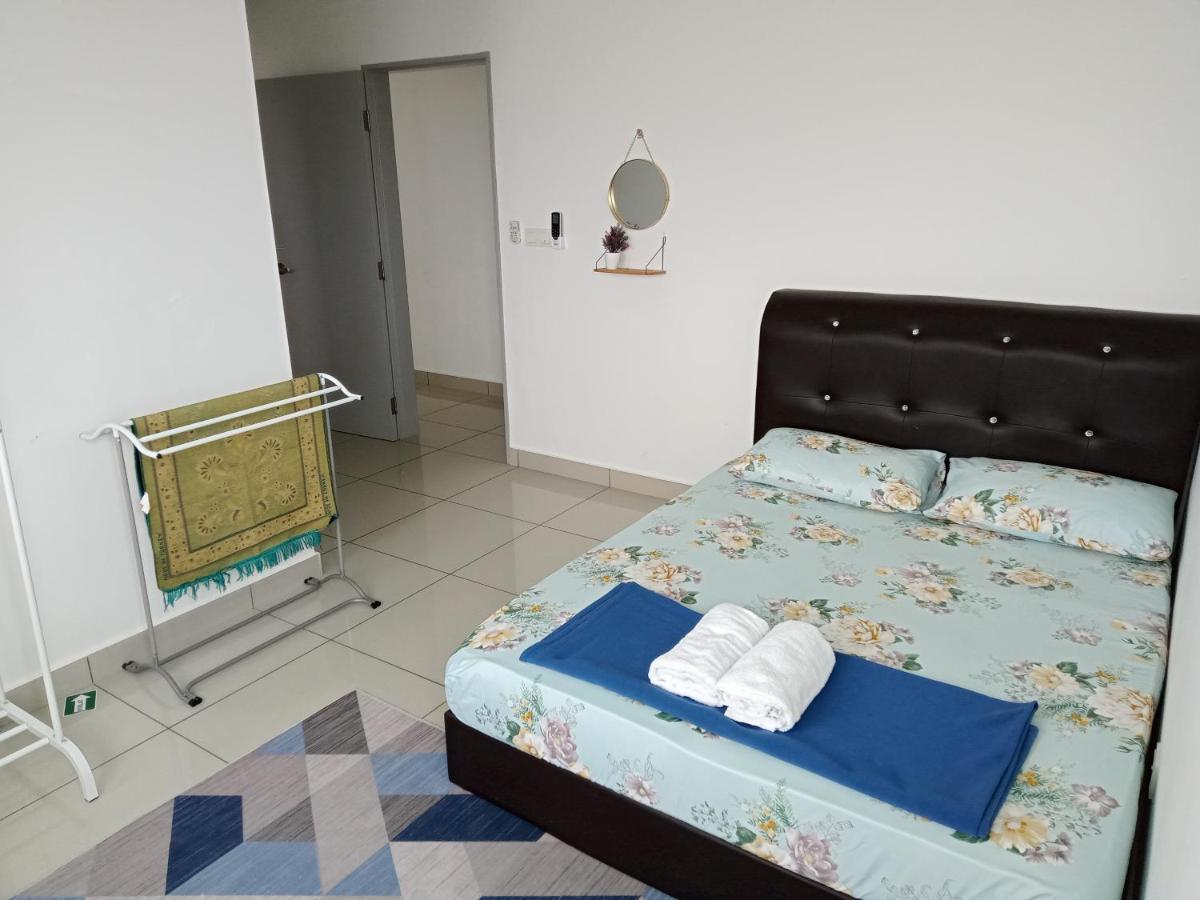 Fz Almyra Homestay Kajang Esterno foto